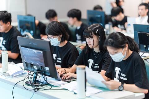 第 10 屆程式挑戰營 照片 13／65