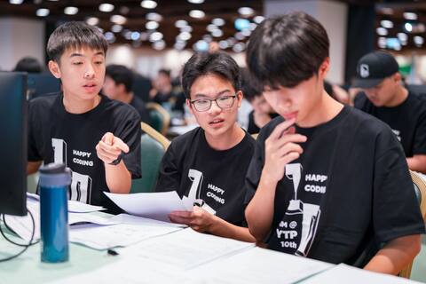 第 10 屆程式挑戰營 照片 15／65