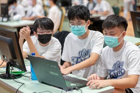 第 6 屆程式挑戰營 照片 46／49