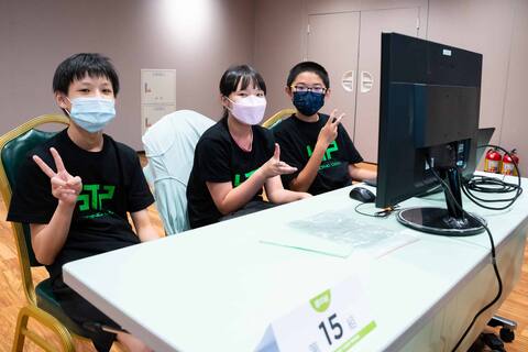 第 7 屆程式挑戰營 照片 22／28